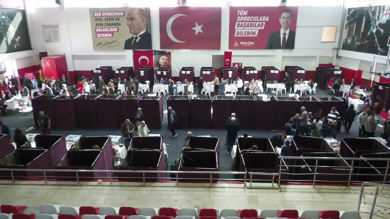 İzmir Barosu’nda sandık heyecanı