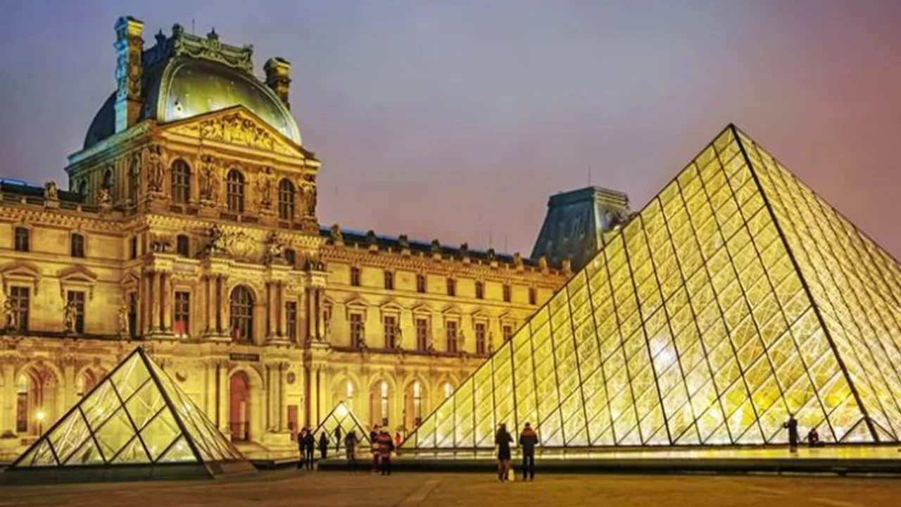 Louvre Müzesi müdürü: Müze yenilenmezse ziyarete kapanabilir