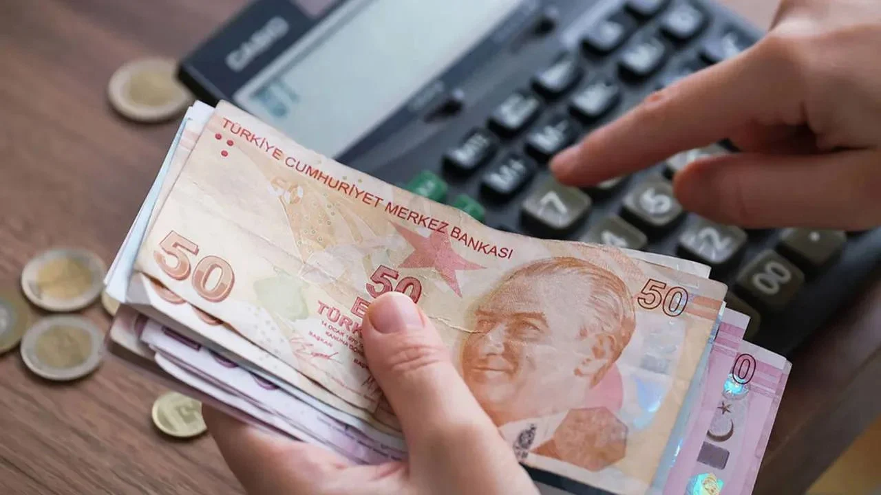 AK Parti ve MHP oylarıyla en düşük emekli maaşının asgari ücrete eşitlenmesi kabul edilmedi