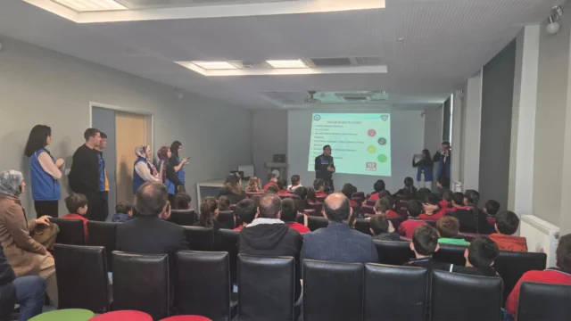 Bozüyük’te özel güvenlik kursiyerlerine dolandırıcılık ve KAAN uygulaması eğitimi