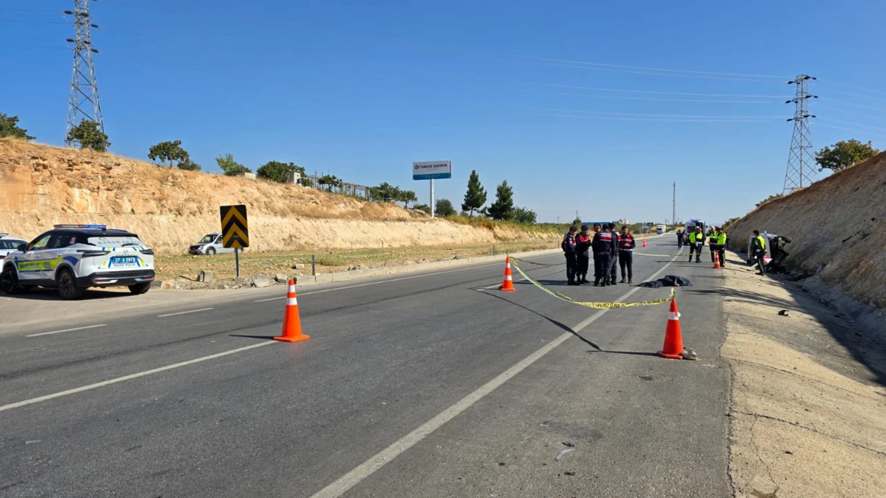 Gaziantep’te otomobil ile motosikletin çarpıştığı kazada: 1, ölü 1, yaralı