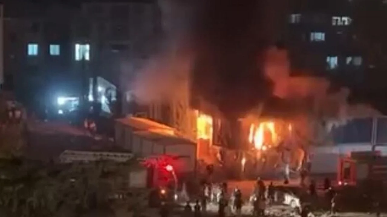 İşçilerin kaldığı konteynerde yangın