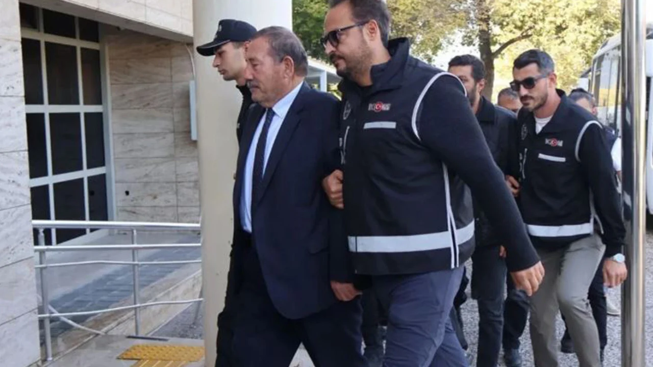 Milas Belediye Başkanı Fevzi Topuz görevden uzaklaştırıldı