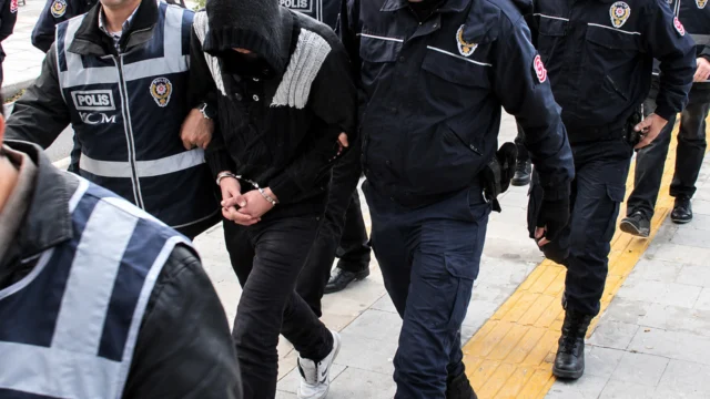 İstanbul’da kaçak tütün operasyonu: 12 kişiye gözaltı kararı