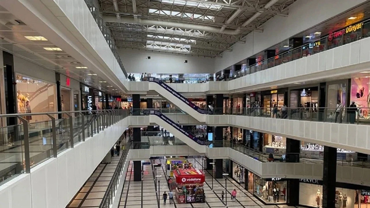 Enflasyonun gölgesinde AVM perakendesi yüzde 27,9 arttı