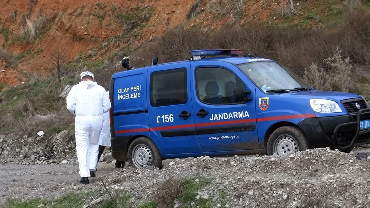 Ankara karayolunda yaya çarpıp kaçan sürücü jandarmanın takibinde